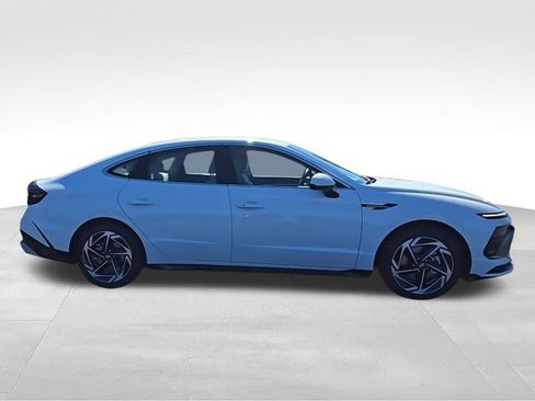New 2026 Hyundai Sonata SEL FWD image 9