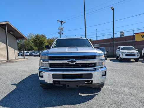 Used 2015 Chevrolet Silverado 2500 LT w/ Z71 Package, Off-Road image 2