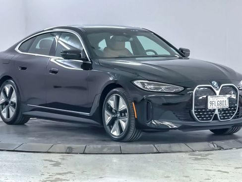 Used 2023 BMW i4 eDrive35 w/ Premium Package image 9