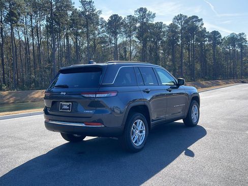 New 2025 Jeep Grand Cherokee Laredo X image 7