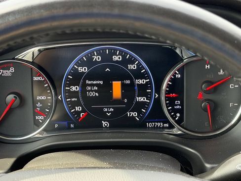 Used 2022 GMC Acadia AT4 w/ Technology Package AWD/4WD image 21