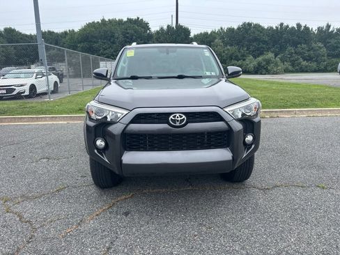 Used 2018 Toyota 4Runner SR5 Premium AWD/4WD image 2