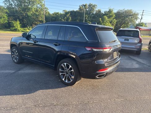 Used 2024 Jeep Grand Cherokee Overland image 3
