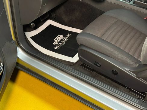 Used 2011 Dodge Challenger image 17