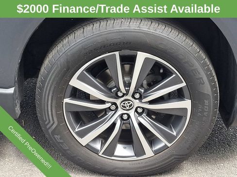 Used 2022 Toyota Venza LE AWD/4WD image 8