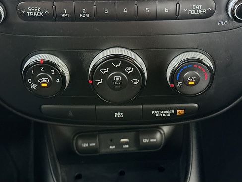 Used 2016 Kia Soul FWD image 21