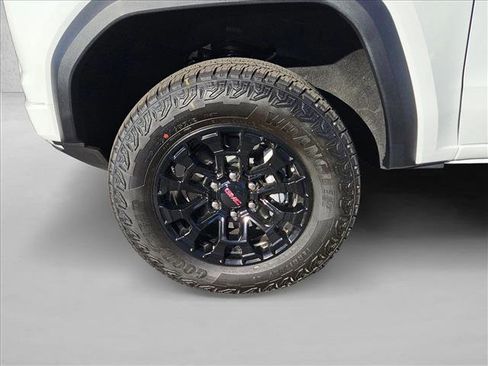 New 2026 GMC Canyon Elevation w/ Technology Package image 10