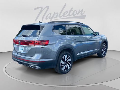 Used 2025 Volkswagen Atlas SE FWD image 6