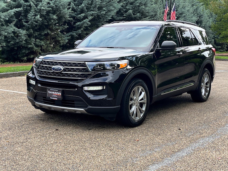 Used 2020 Ford Explorer XLT w/ Equipment Group 202A AWD/4WD image 21