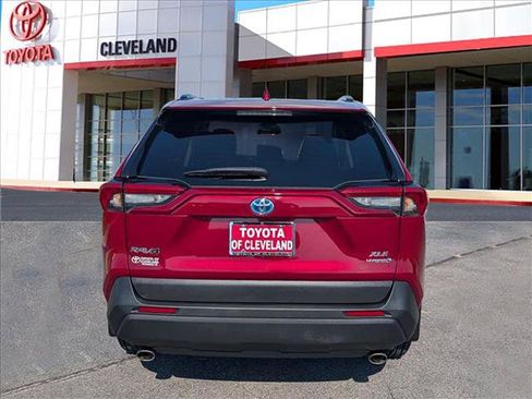 Used 2022 Toyota RAV4 XLE w/ Convenience Package AWD/4WD image 6