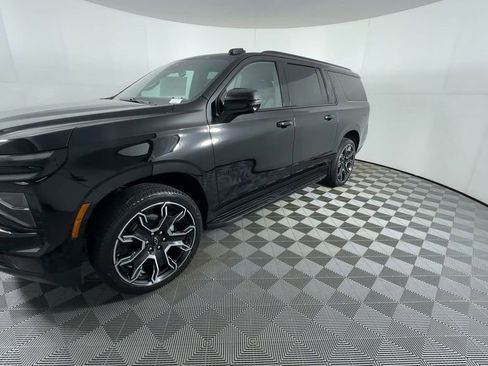 New 2026 Chevrolet Suburban RST w/ RST Capability Package image 3