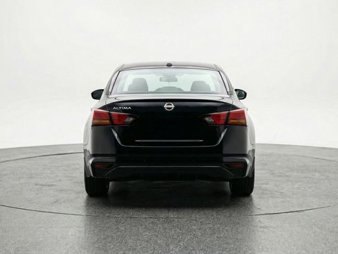 Used 2025 Nissan Altima 2.5 SV image 6