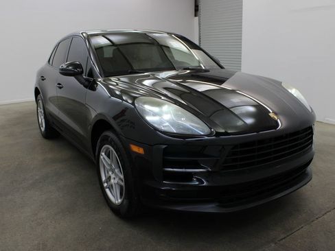 Used 2020 Porsche Macan AWD/4WD image 9