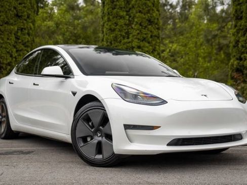 Used 2021 Tesla Model 3 Standard Range Plus RWD image 5