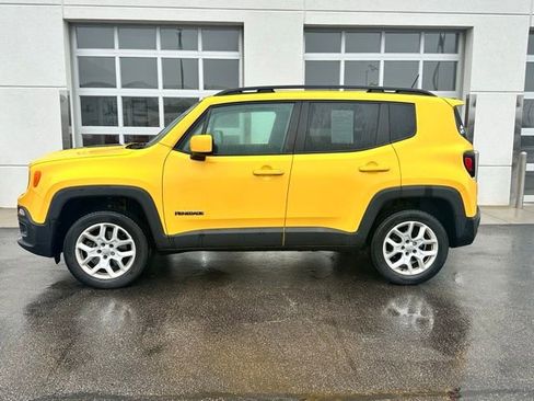 Used 2015 Jeep Renegade Latitude image 3