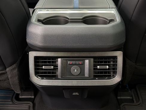 Used 2026 Ford F450 Platinum w/ FX4 Off-Road Package image 40