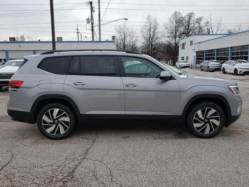 New 2026 Volkswagen Atlas SE image 2