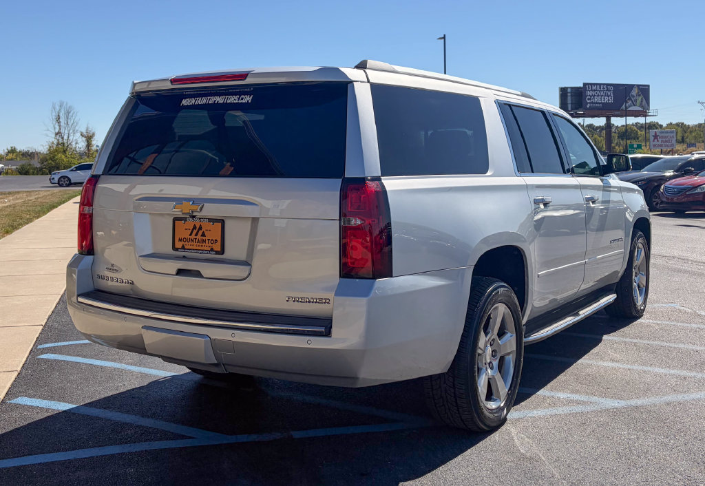 Used 2020 Chevrolet Suburban Premier AWD/4WD image 34