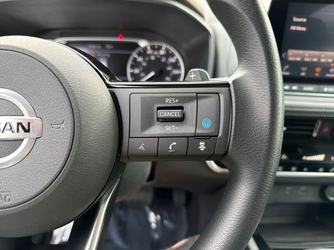 Used 2021 Nissan Rogue SV FWD image 22