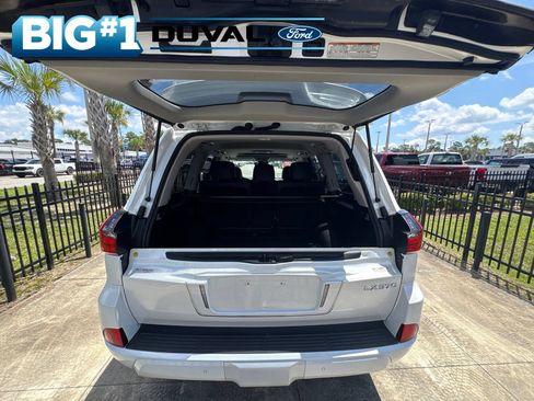 Used 2019 Lexus LX 570 4WD w/ Luxury Package image 7