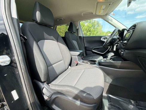 Used 2022 Kia Soul LX FWD image 18