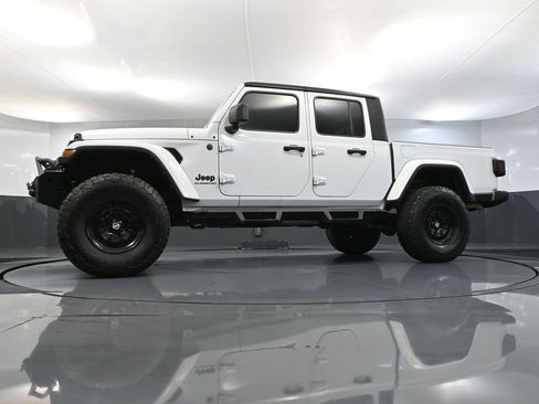 Used 2022 Jeep Gladiator Sport image 55