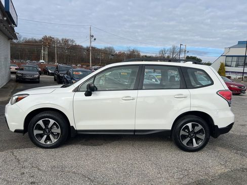 Used 2017 Subaru Forester 2.5i w/ Alloy Wheel Package image 2
