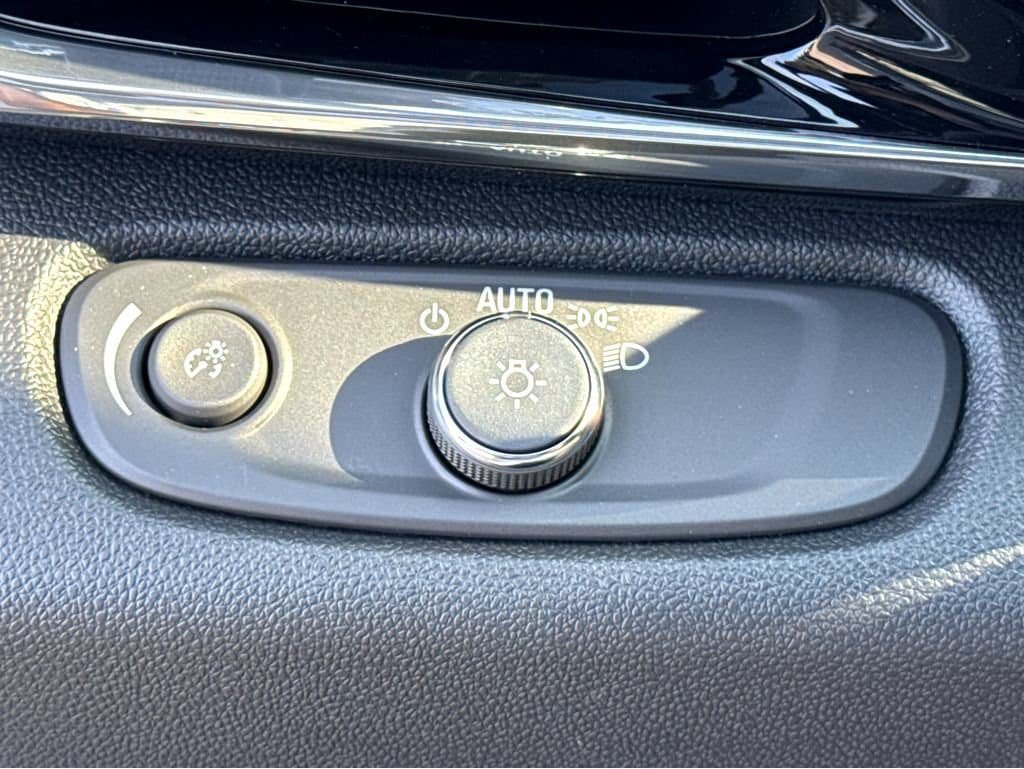 New 2026 Buick Envista Sport Touring w/ Convenience I Package FWD image 10