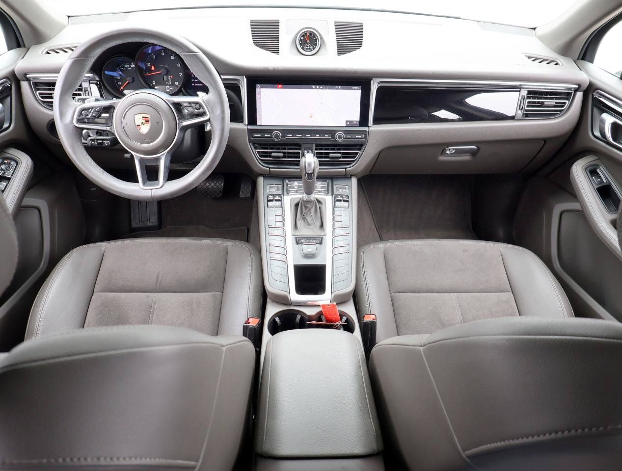 Used 2021 Porsche Macan AWD/4WD image 16