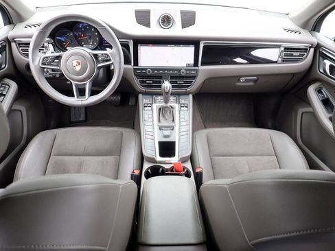 Used 2021 Porsche Macan image 16