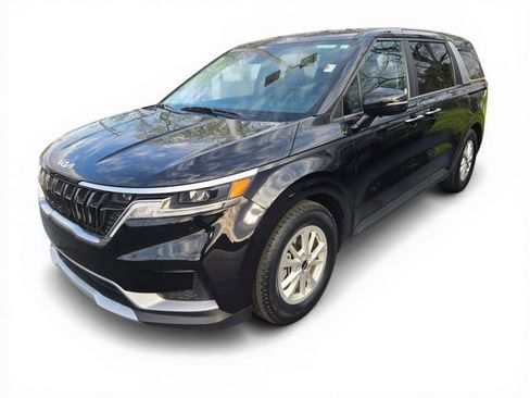 Used 2024 Kia Carnival LX image 8