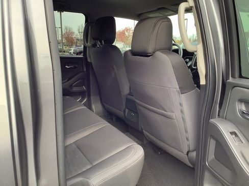 Used 2024 Nissan Frontier SV w/ Technology Package image 29