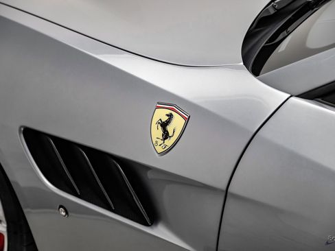 Used 2018 Ferrari GTC4Lusso AWD/4WD image 38