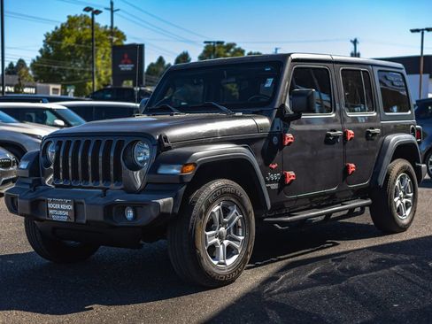 Used 2018 Jeep Wrangler Unlimited Sport S AWD/4WD image 4