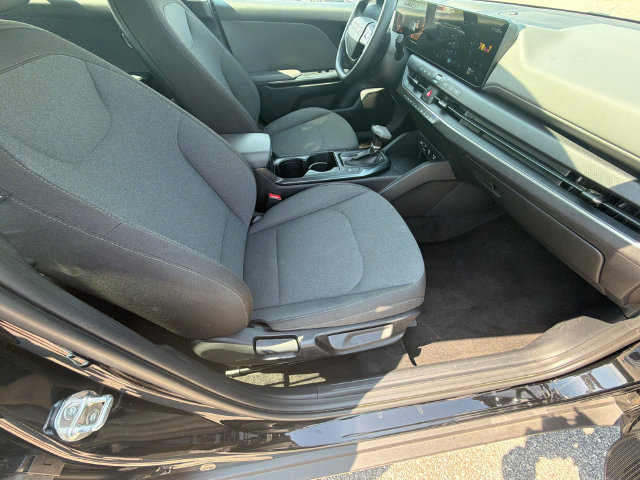 Used 2025 Kia K4 FWD image 13