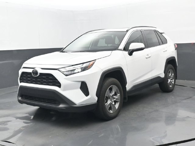 Used 2024 Toyota RAV4 XLE w/ Convenience Package FWD image 8