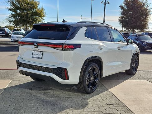 New 2026 Volkswagen Tiguan SE R-Line image 3