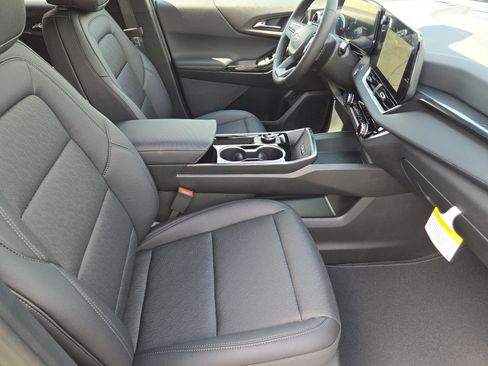 New 2026 Chevrolet Equinox LT w/ Convenience Package II image 9