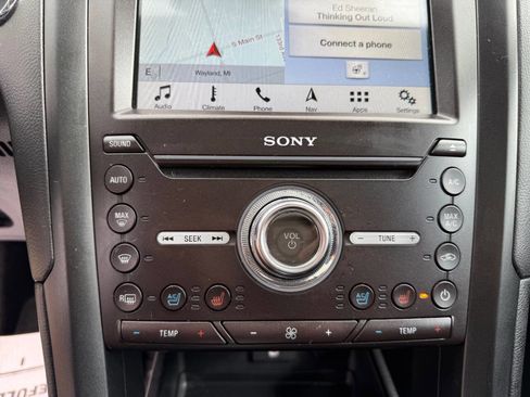 Used 2018 Ford Fusion Titanium image 19