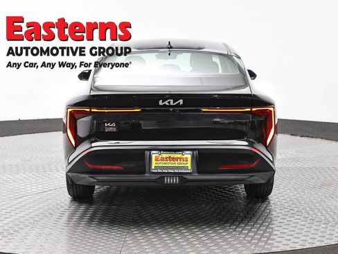 Used 2025 Kia K4 LXS image 6