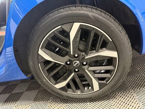 Used 2024 Nissan Versa SR FWD image 35