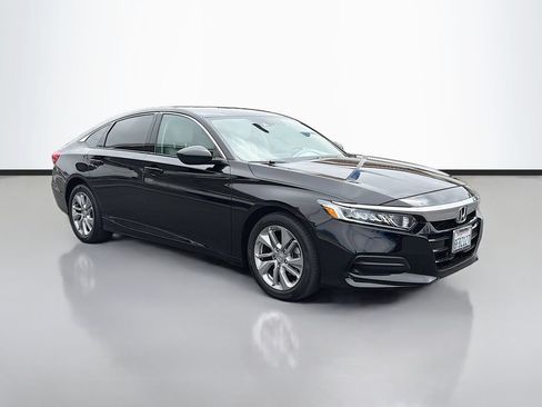 Used 2018 Honda Accord LX image 3
