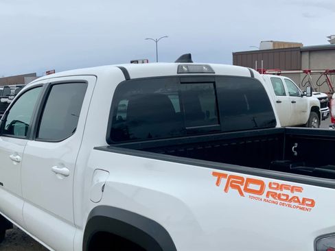 Used 2023 Toyota Tacoma TRD Off-Road w/ Technology Package image 13