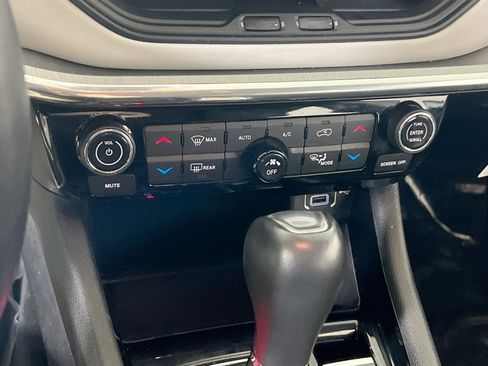 Used 2022 Jeep Compass Limited image 15