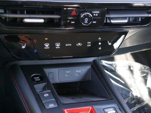 New 2026 Nissan Kicks SR w/ Cold Weather Package image 13