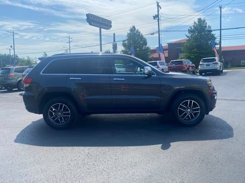 Used 2017 Jeep Grand Cherokee Limited w/ Luxury Group II AWD/4WD image 4