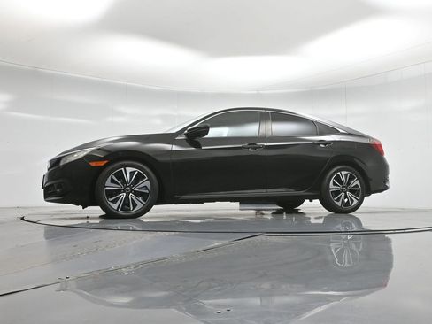 Used 2017 Honda Civic EX-T image 7