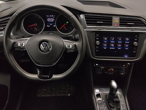 Used 2021 Volkswagen Tiguan SE w/ Panoramic Sunroof Package FWD image 22
