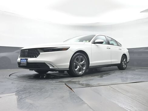 Used 2023 Honda Accord EX image 25