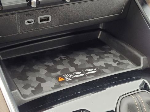 New 2026 GMC Canyon Denali w/ LPO, Denali Black Edition image 18